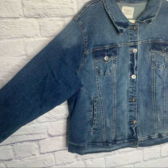 Torrid Traditional Dark Wash Denim Jacket - Picture 6 of 12